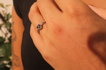 Load image into Gallery viewer, Moldavite Heart Ring